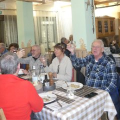 P1170409    Primo Cin-cin al Caminetto,  h. 13.20 .